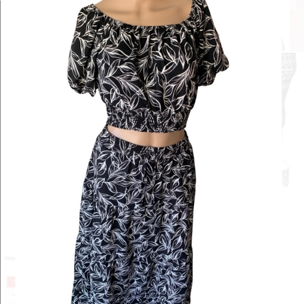 New Skirt and Crop Top Set Size Various